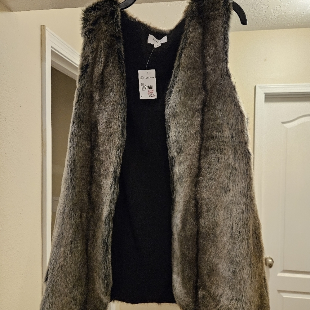 Faux Fur Vest by Love Tree - Gray